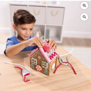 Melissa & Doug Colorful Gingerbread House Playset
